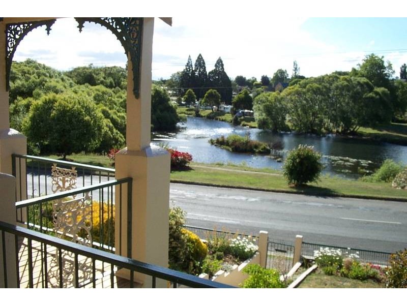 24 East Parade, Deloraine TAS 7304