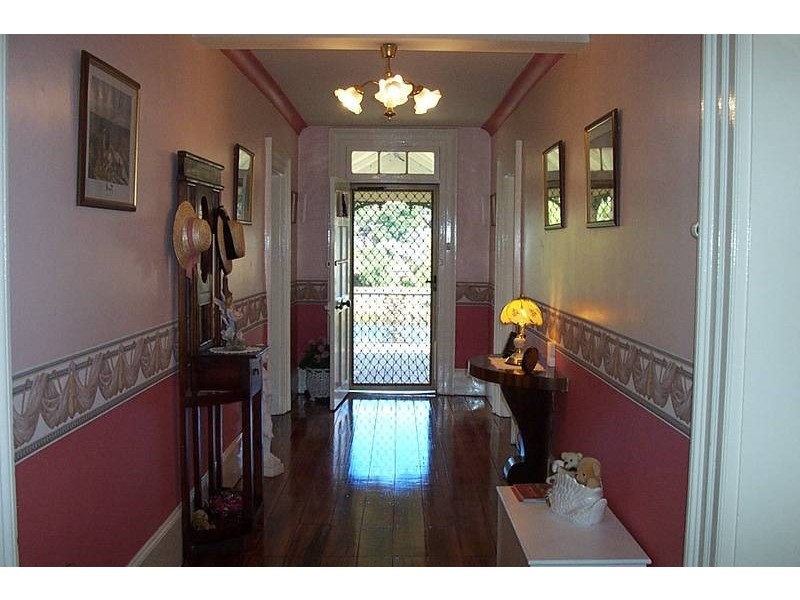 24 East Parade, Deloraine TAS 7304