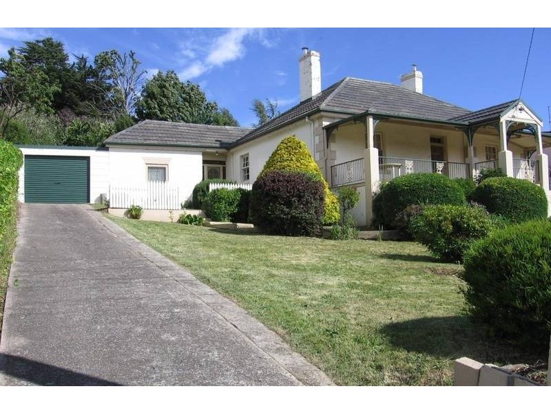 24 East Parade, Deloraine TAS 7304