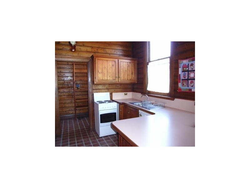 24 West Barrack Street, Deloraine TAS 7304