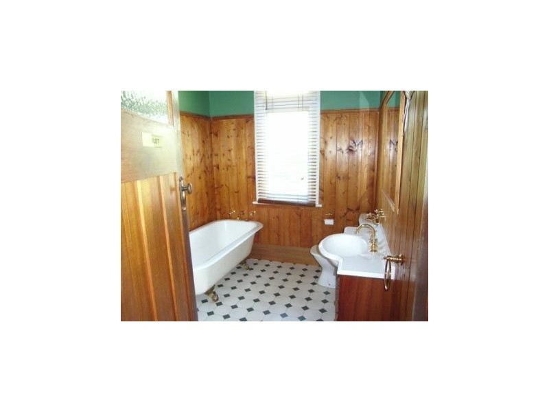 24 West Barrack Street, Deloraine TAS 7304