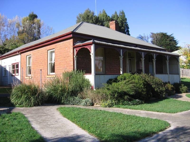 10 East Parade, Deloraine TAS 7304
