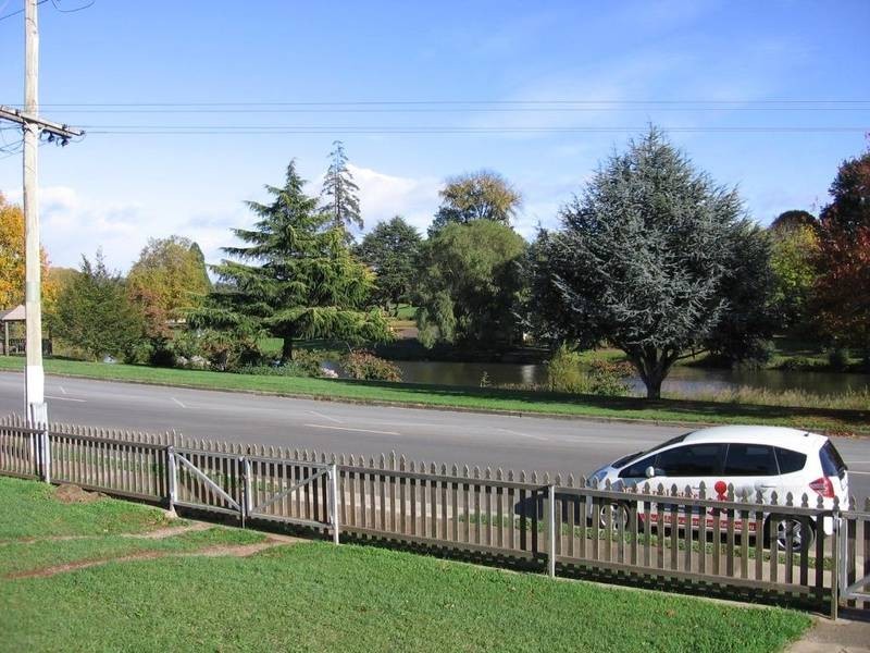 10 East Parade, Deloraine TAS 7304