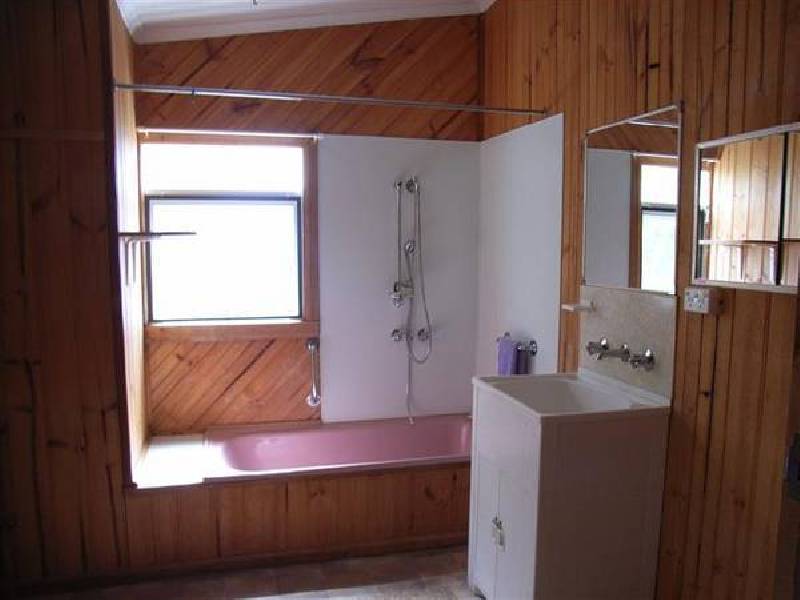 East Barrack Street, Deloraine TAS 7304