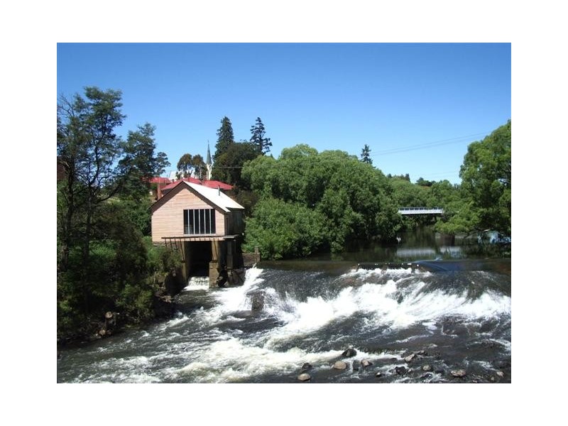 19 West Parade, Deloraine TAS 7304