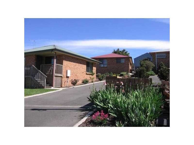 2/2 Bonney Street, Deloraine TAS 7304