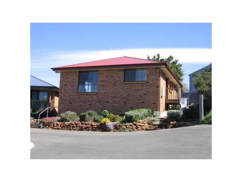 2/2 Bonney Street, Deloraine TAS 7304
