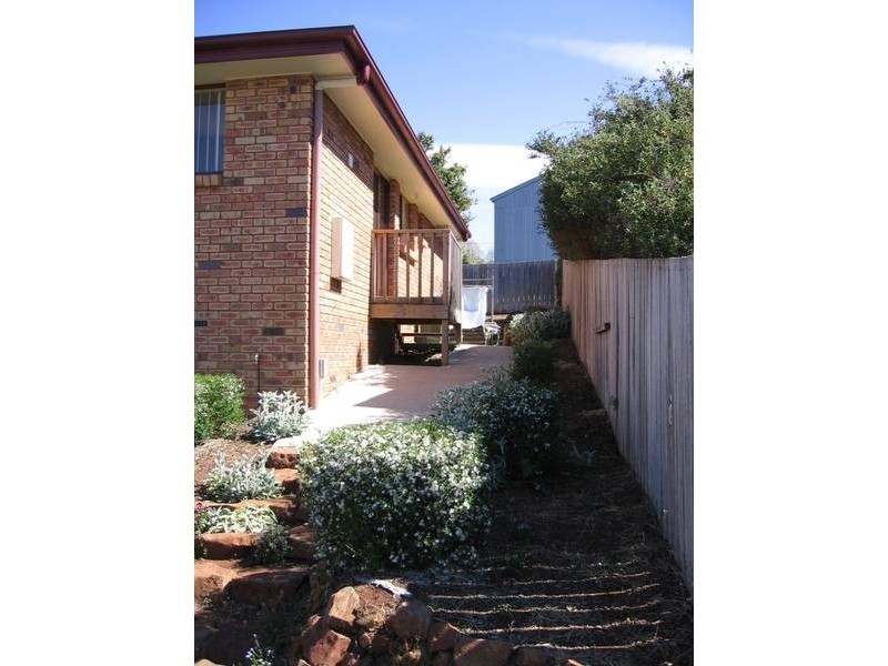 2/2 Bonney Street, Deloraine TAS 7304