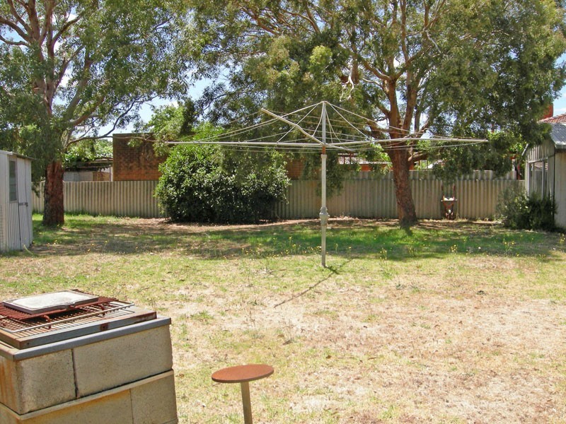 37 Forrest Road, Armadale WA 6112