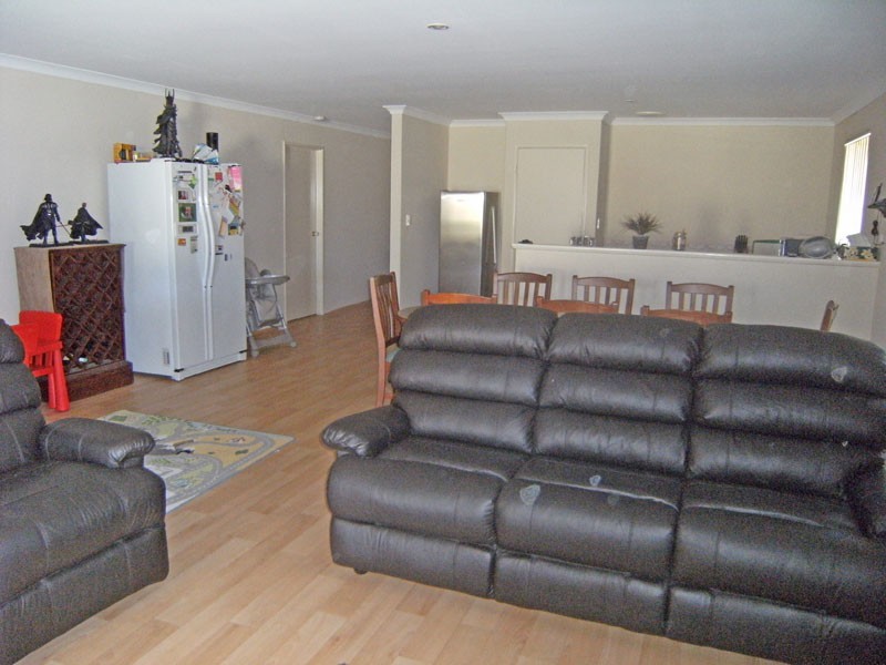 29 Glenfin Road, Seville Grove WA 6112