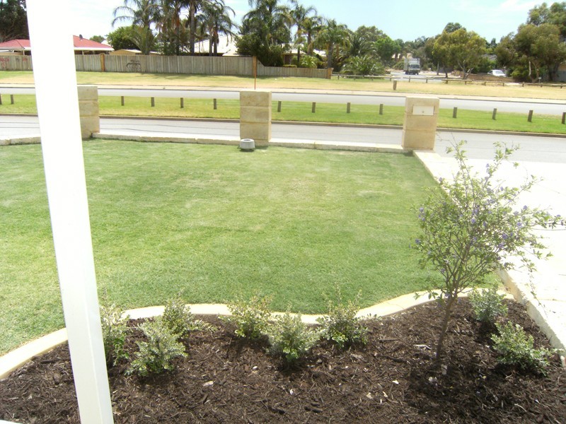 22 Batt Drive, Brookdale WA 6112