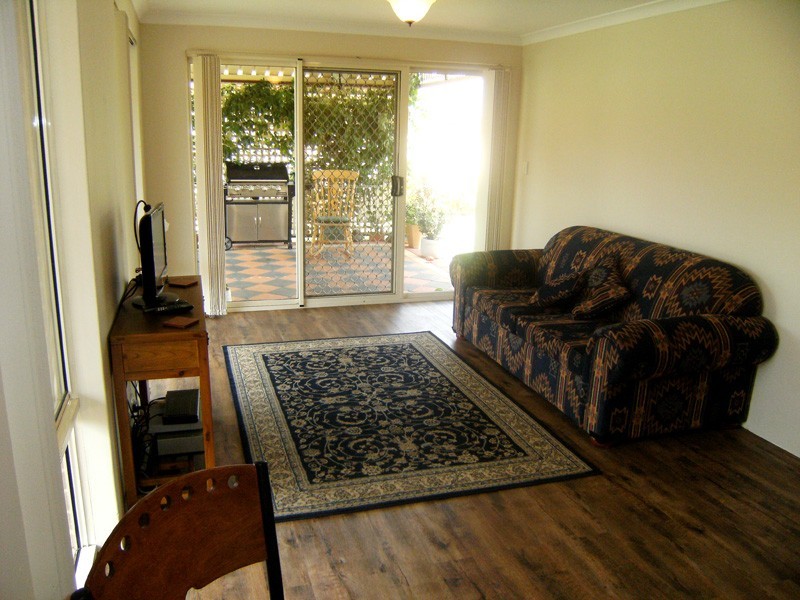 22 Batt Drive, Brookdale WA 6112