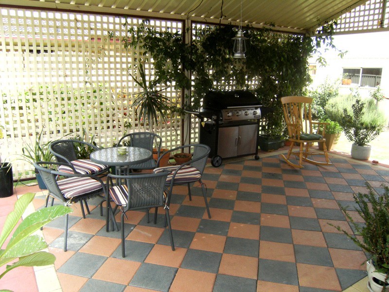 22 Batt Drive, Brookdale WA 6112