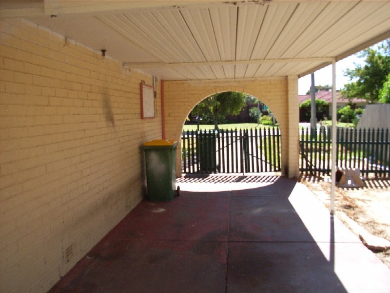 8 Pigott Street, Armadale WA 6112