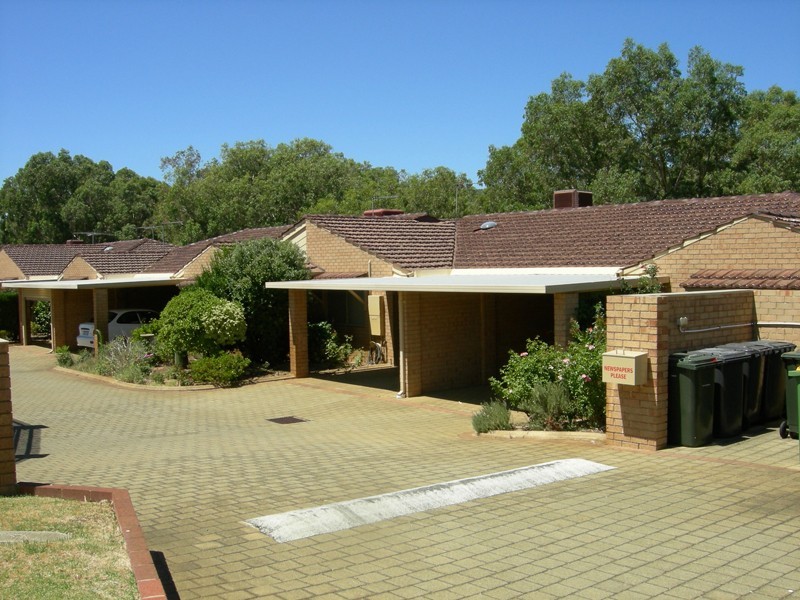 23/4 Page Road, Kelmscott WA 6111