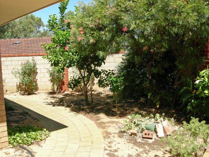 23/4 Page Road, Kelmscott WA 6111