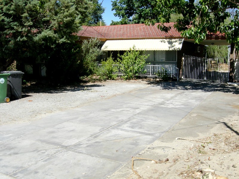 126 Westfield Rd, Kelmscott WA 6111