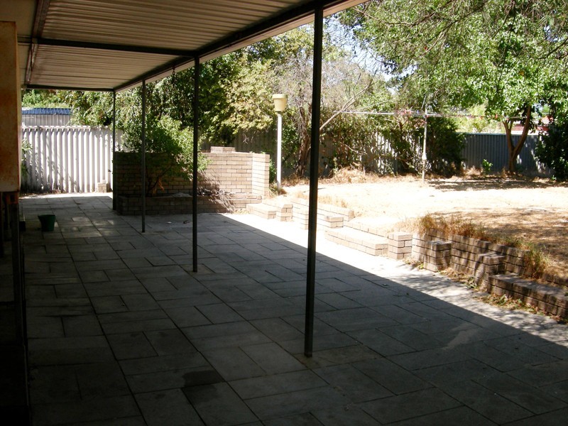 126 Westfield Rd, Kelmscott WA 6111