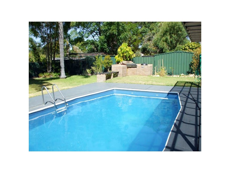 42 Willowmead Way, Kelmscott WA 6111