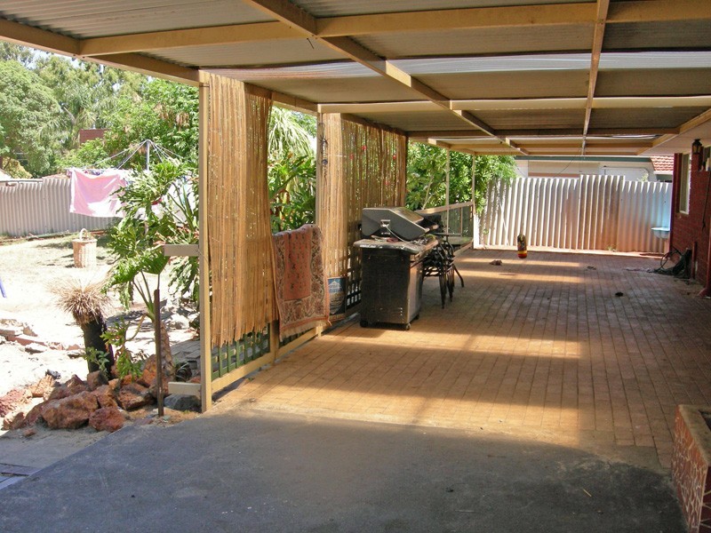 13 Baryna Street, Armadale WA 6112