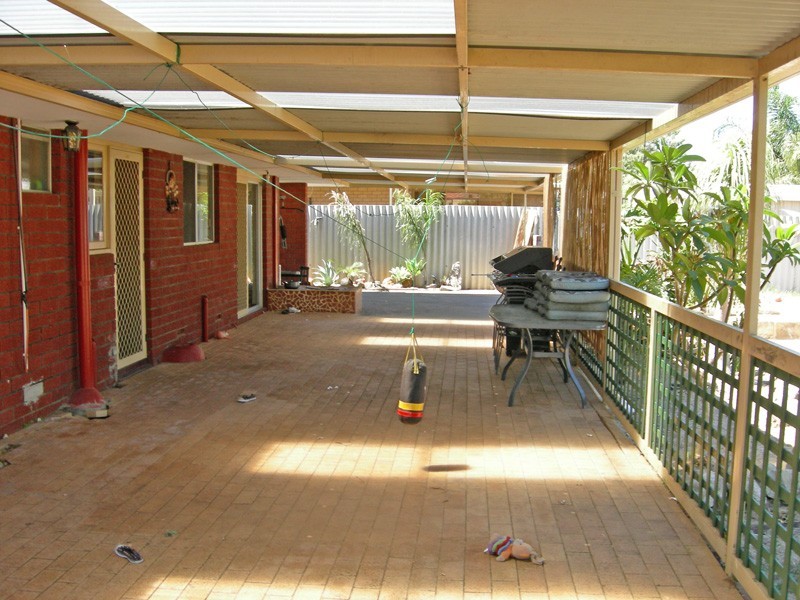13 Baryna Street, Armadale WA 6112