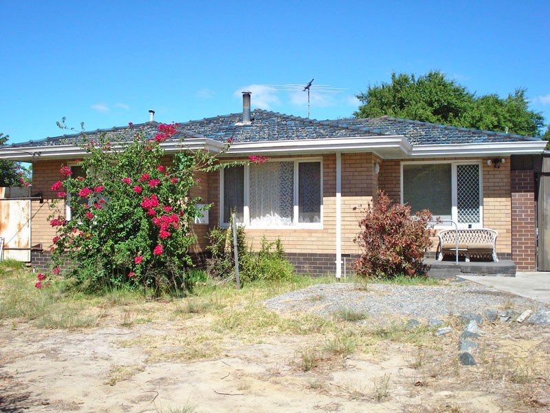 347 Railway Avenue, Armadale WA 6112