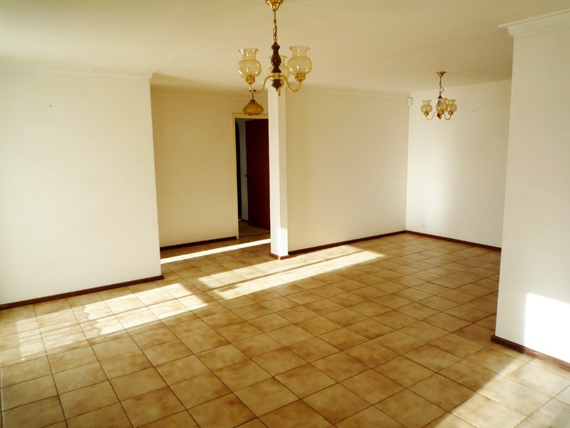 7 Logpine Cres, Camillo WA 6111