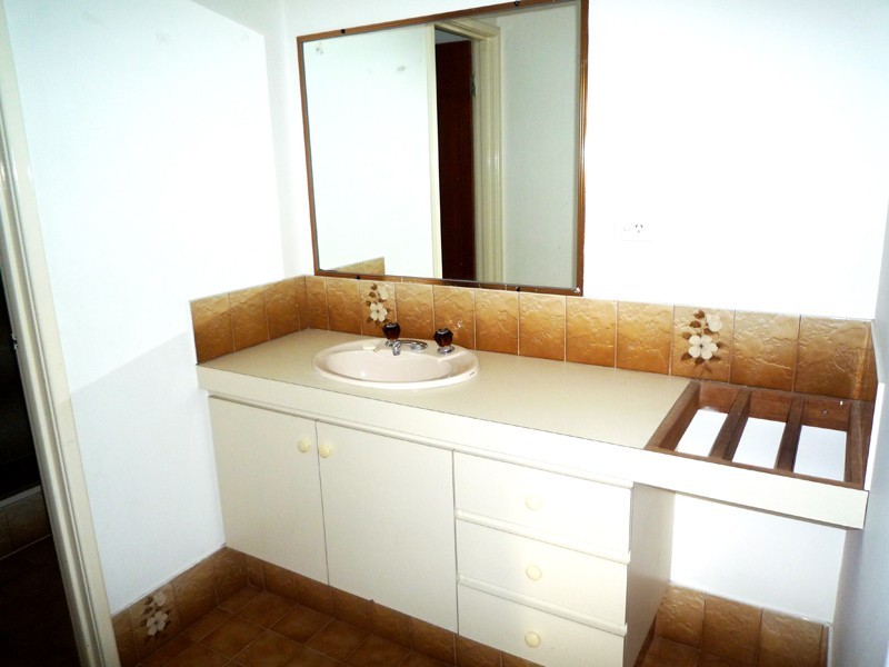 7 Logpine Cres, Camillo WA 6111