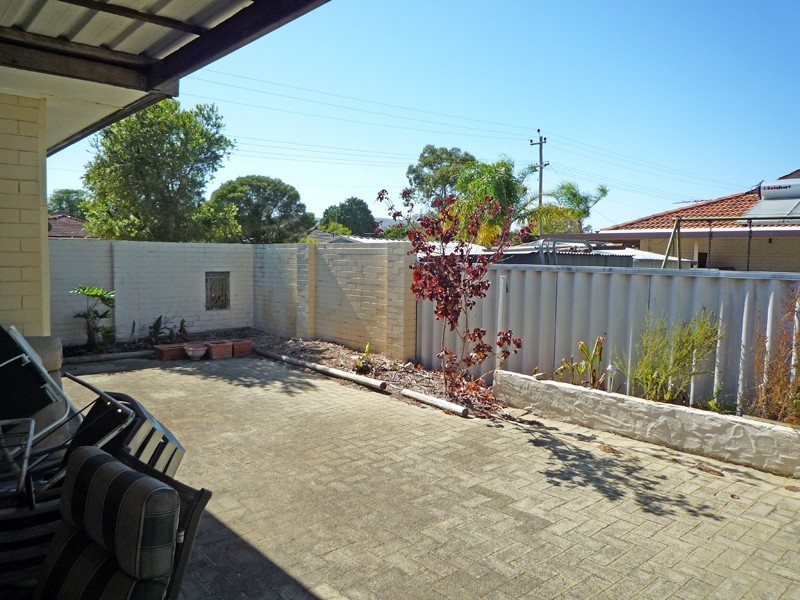 22 Lindy Way, Camillo WA 6111