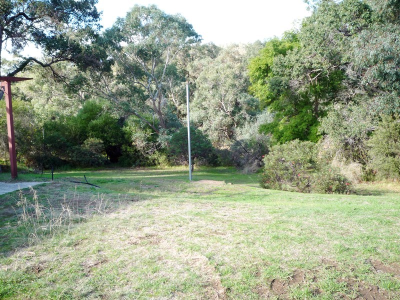 82 Amethyst Cres, Mount Richon WA 6112