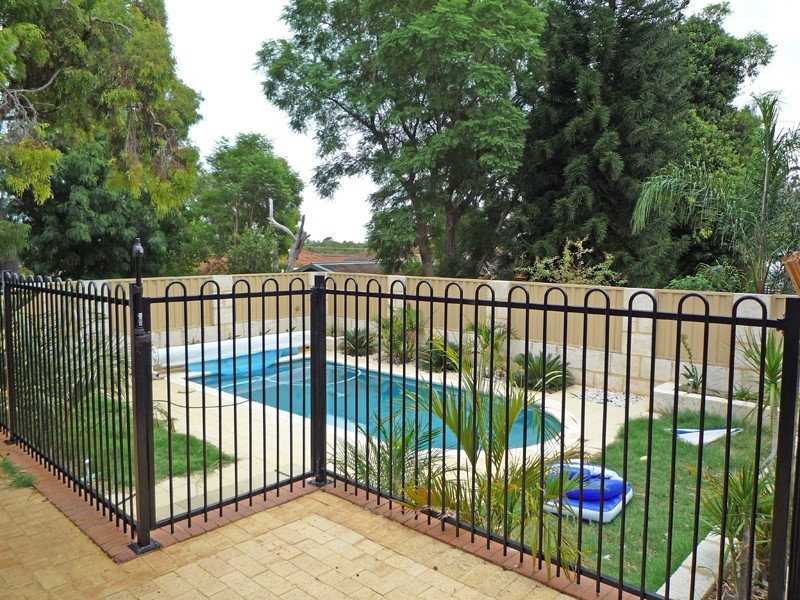 6 Penjan Place, Kelmscott WA 6111