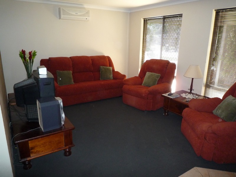 45 Redtingle Road, Camillo WA 6111