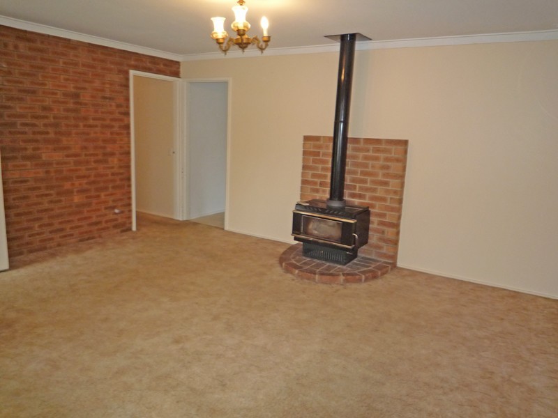 42 Logpine Crescent, Camillo WA 6111
