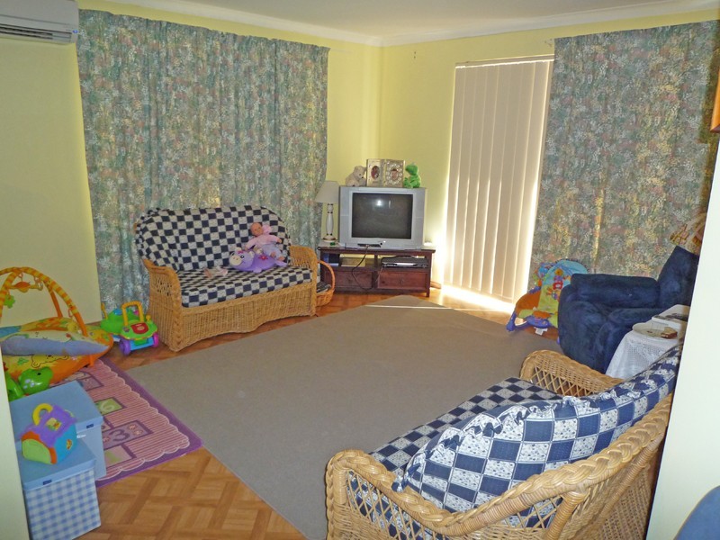 175A Third Avenue, Kelmscott WA 6111