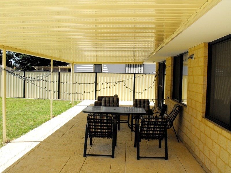 111 Westfield Rd, Camillo WA 6111