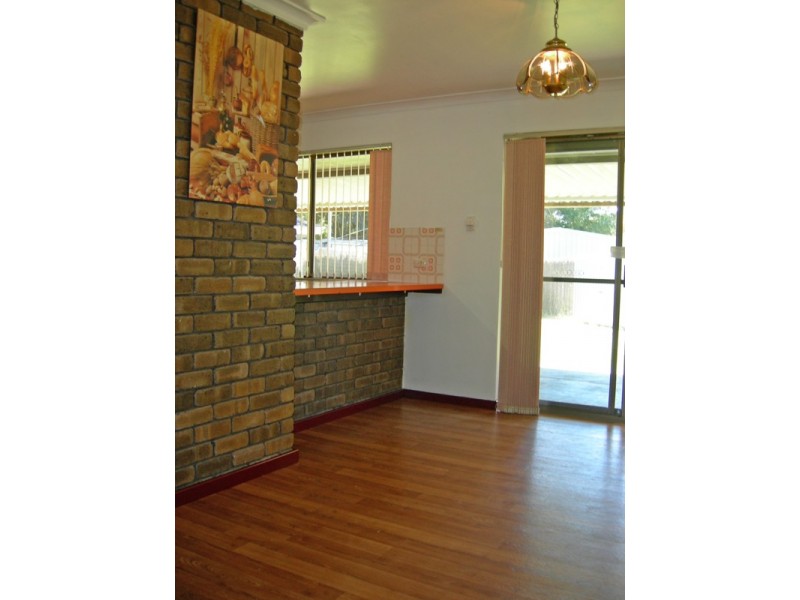 2 Ainsley Crt, Camillo WA 6111