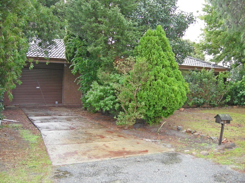 16 Redtingle Road, Camillo WA 6111