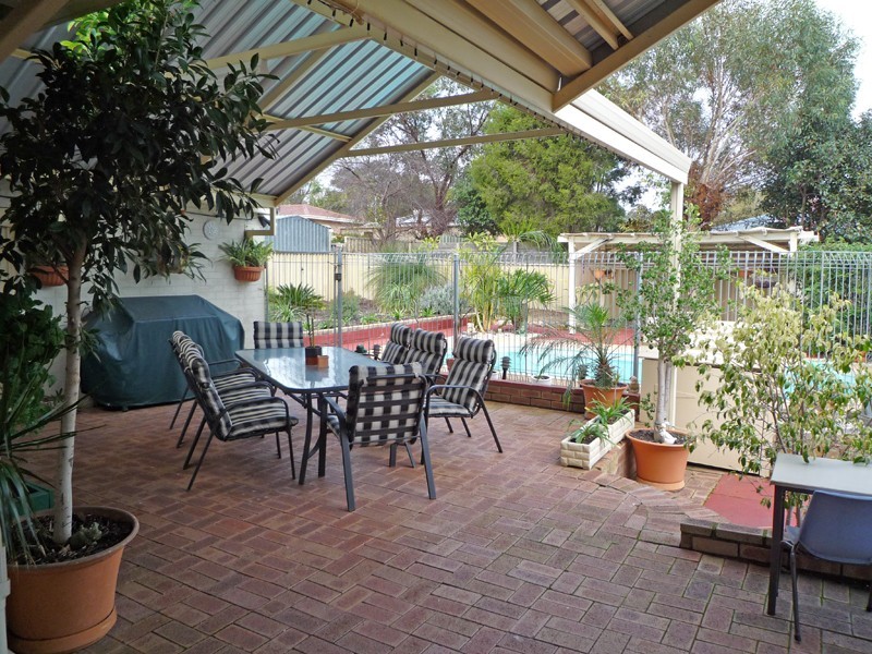 5 George Street, Kelmscott WA 6111