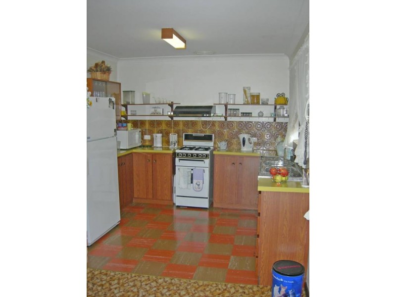 18 Wakehurst Pl, Kelmscott WA 6111