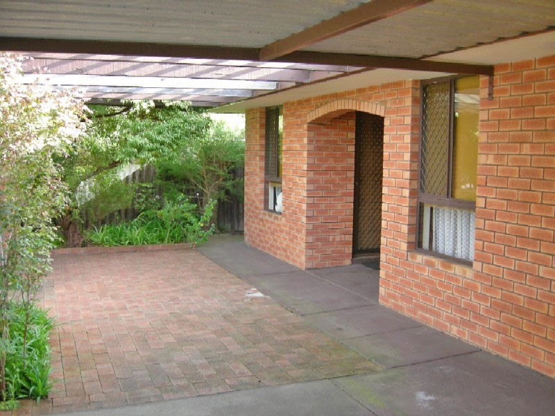 18 Wakehurst Pl, Kelmscott WA 6111