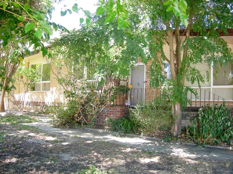 30 Sonego Rd, Kelmscott WA 6111