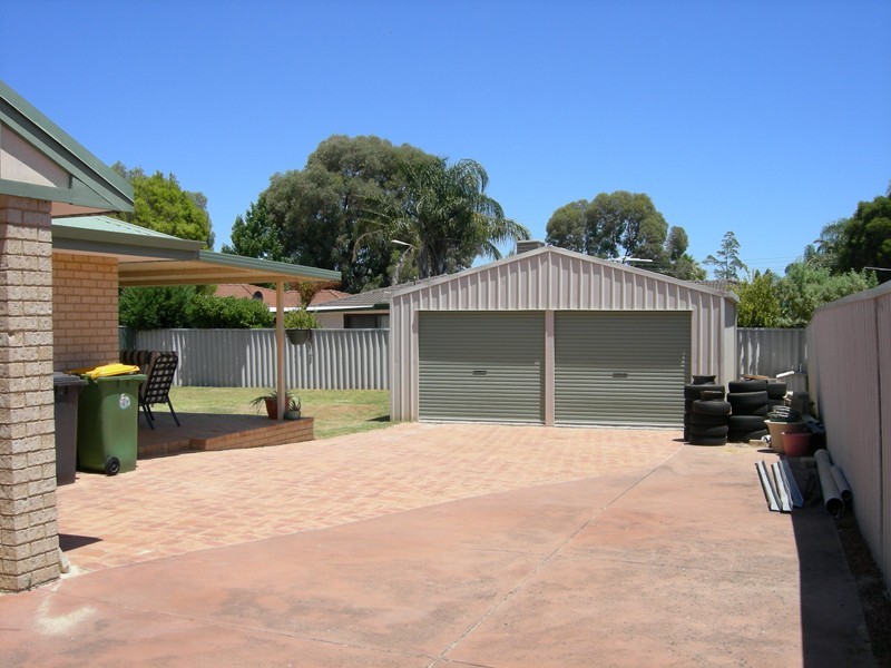 9 Kara Court, Seville Grove WA 6112