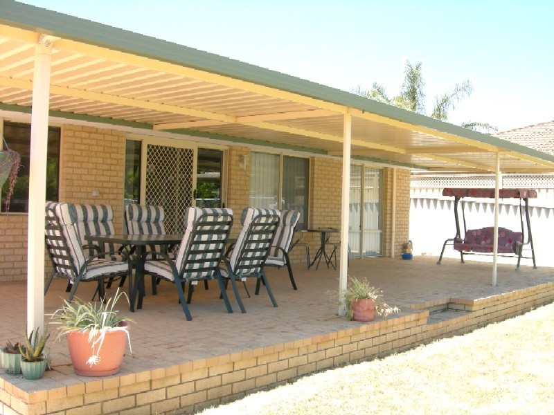 9 Kara Court, Seville Grove WA 6112