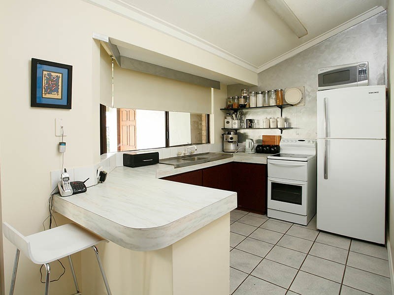 16 Logpine Crescent, Camillo WA 6111