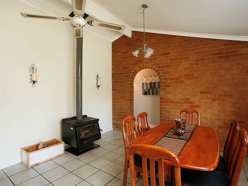 16 Logpine Crescent, Camillo WA 6111