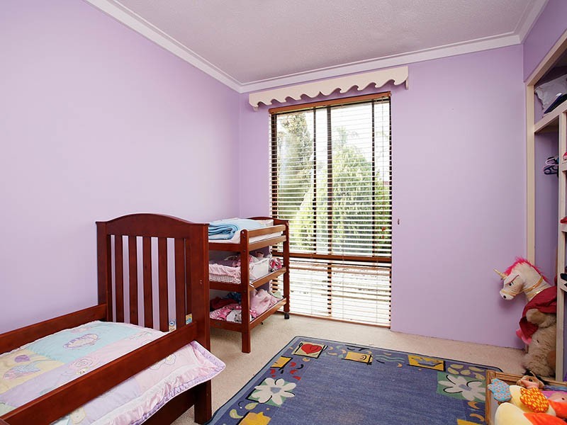 16 Logpine Crescent, Camillo WA 6111