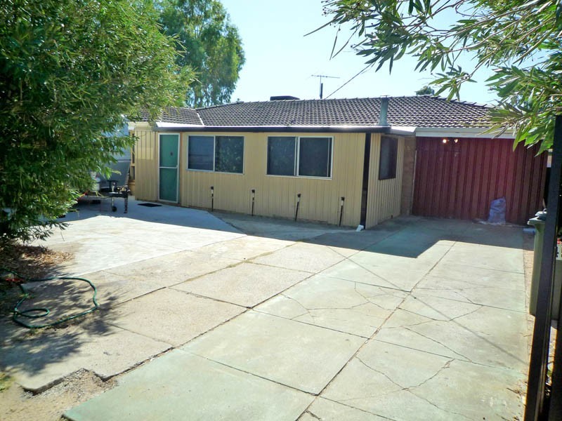 45 Angelo St, Armadale WA 6112