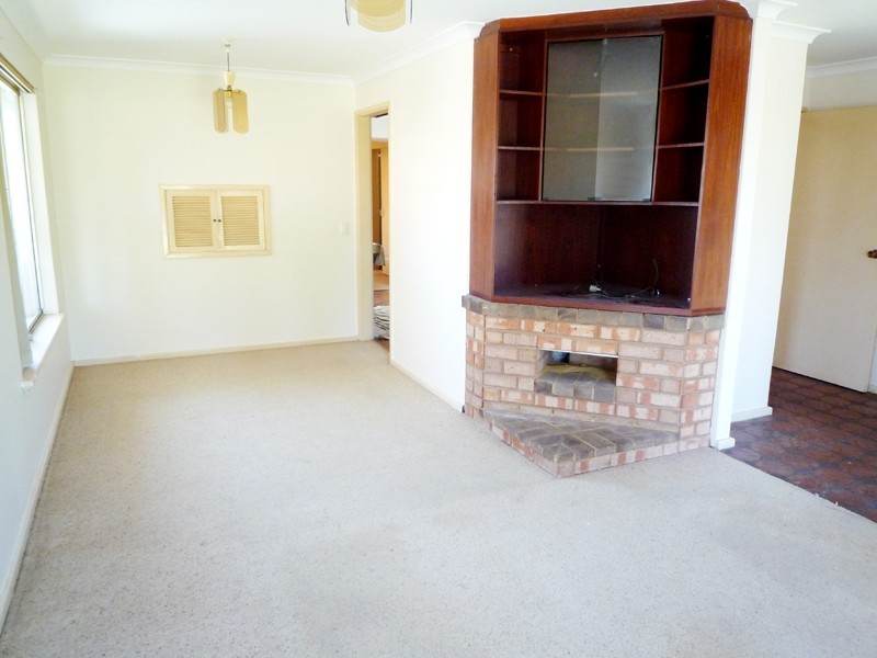 12 Delamere Way, Camillo WA 6111