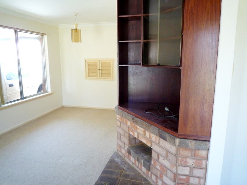 12 Delamere Way, Camillo WA 6111