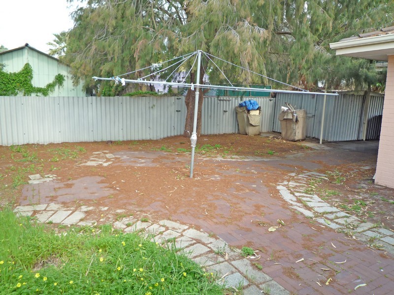 1 Cherry Way, Camillo WA 6111